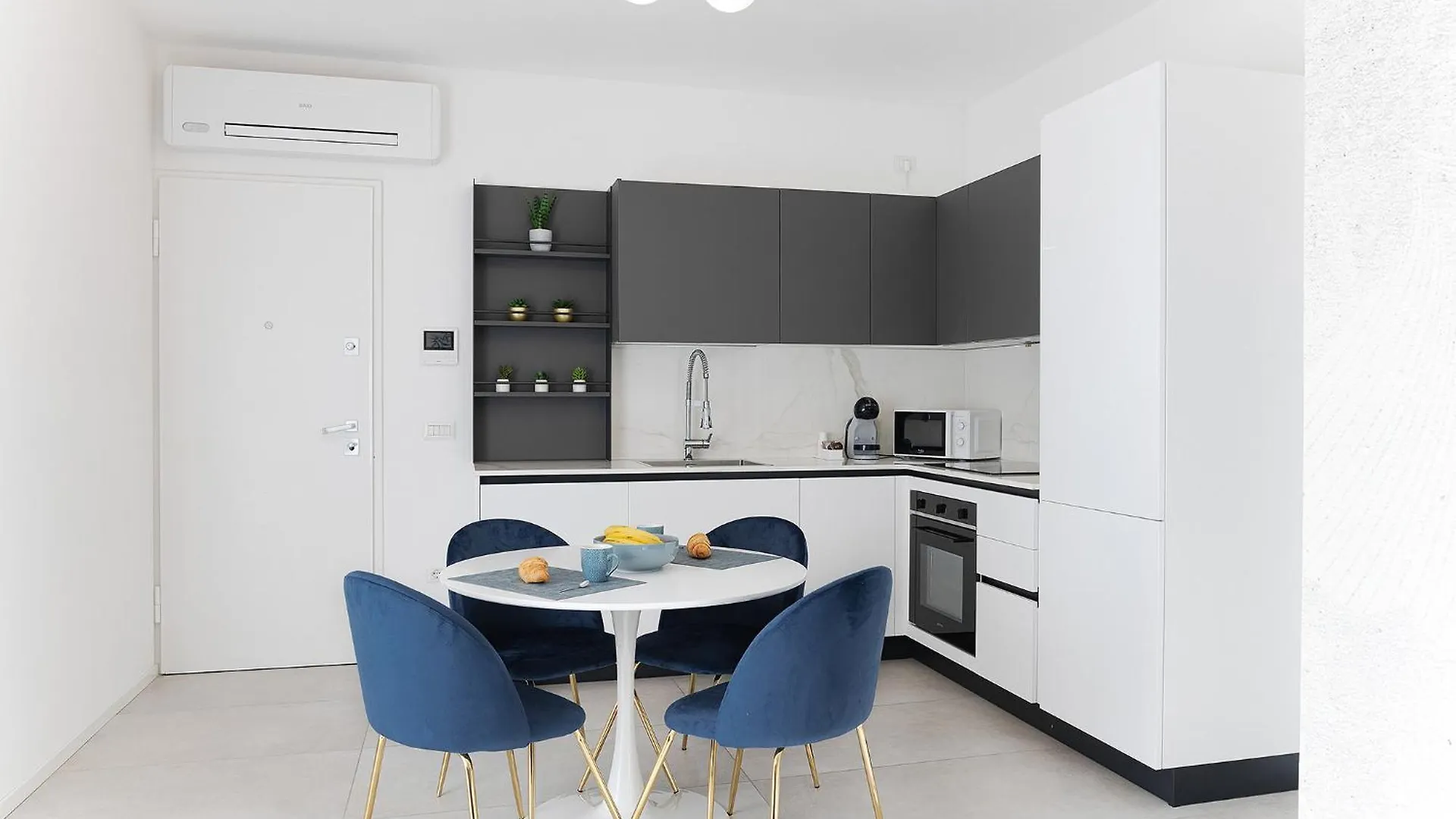 קאורלה R1 Apartment
